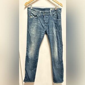 Diesel WASH 0888D STRETCH DARRON
REGULAR SLIM-TAPERED size 29